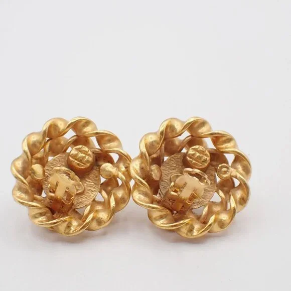 CHANEL CC Logo Imitation Pearl Round Button Earrings 94P Clip-On GHW 67RF630